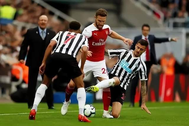 媒体人：中国男篮与李凯尔继续合作的几率很低